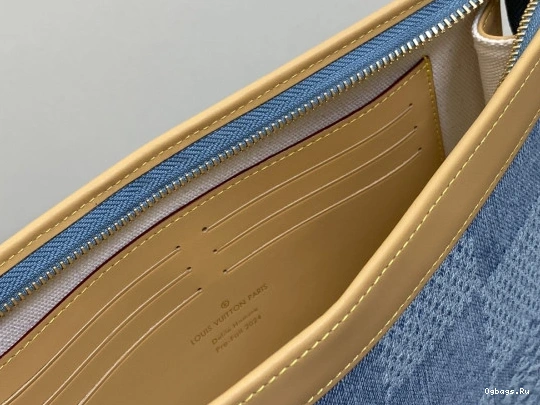 LOUIS VUITTON VOYAGE-27*21*6CM POCHETTE 0205